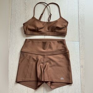 Alo Brown Yoga Set - 3” high waist airlift shorts and airlift intrigue bra